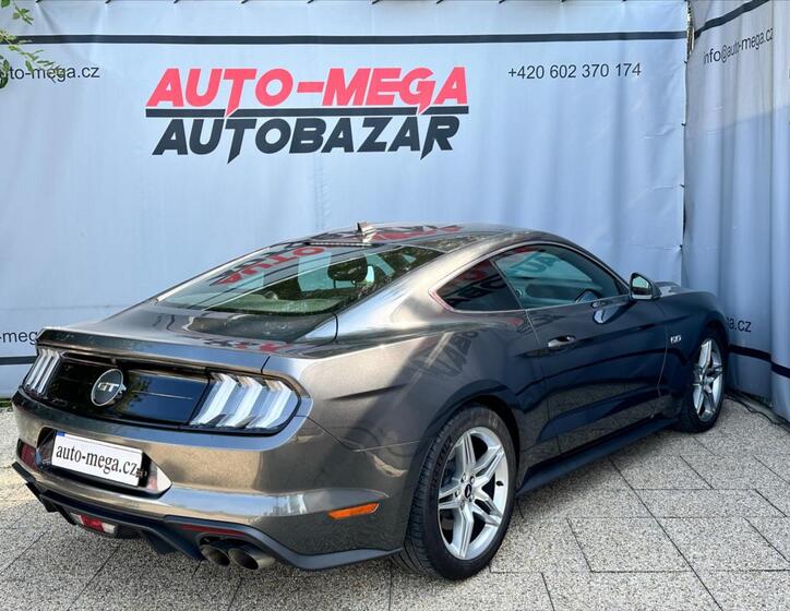 Ford Mustang 6