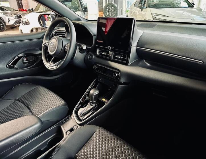 Toyota Yaris 7
