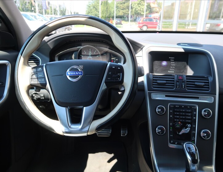 Volvo XC60 8