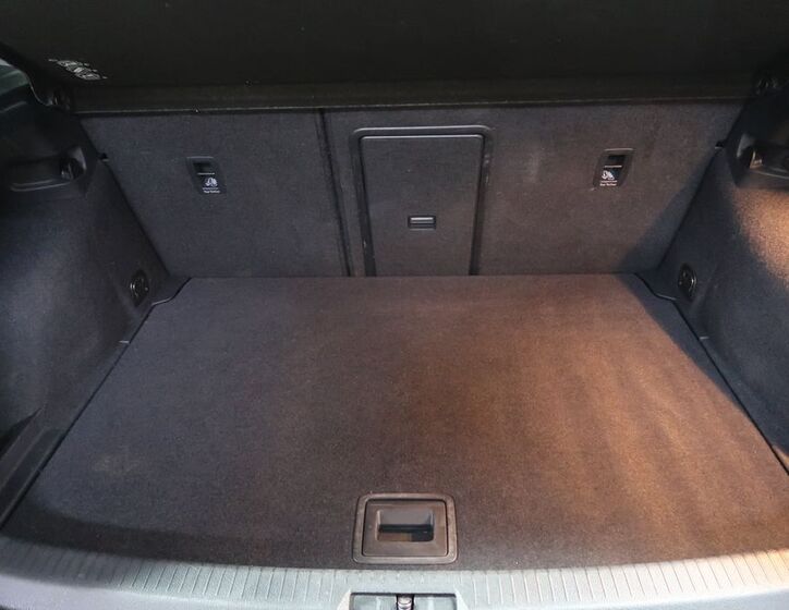 Volkswagen Golf 11