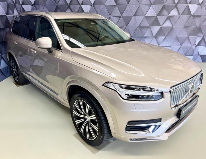 Volvo XC90 4
