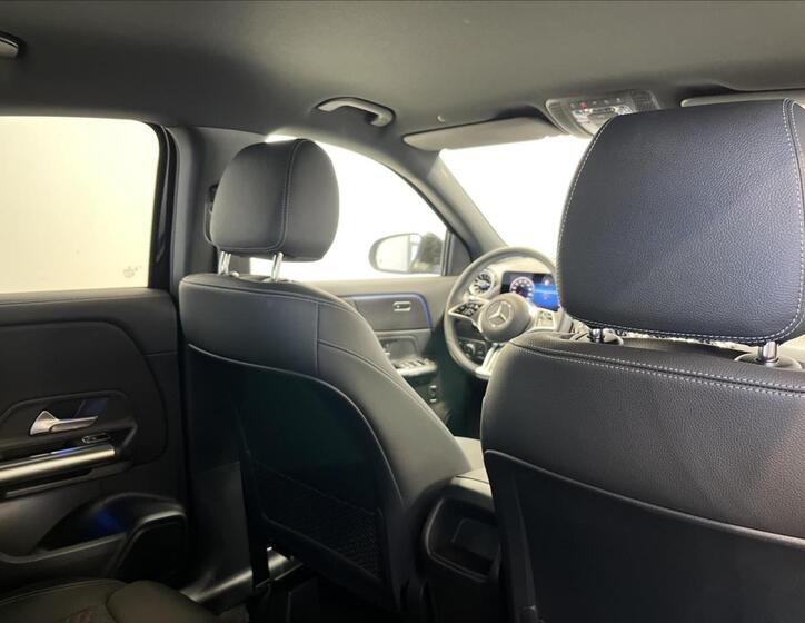 Mercedes-Benz GLA 20