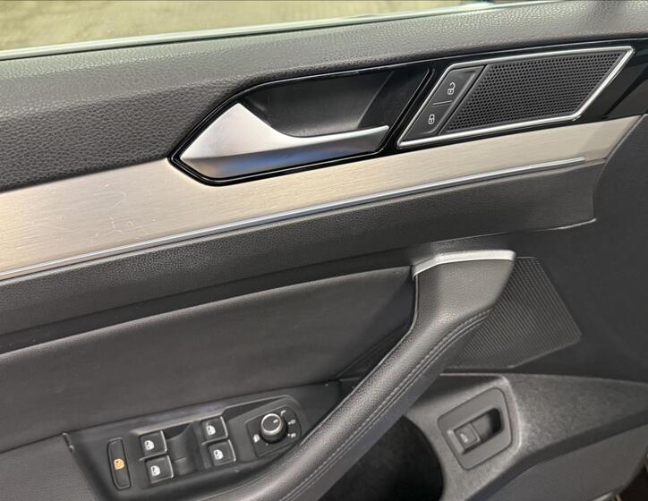 Volkswagen Passat 36
