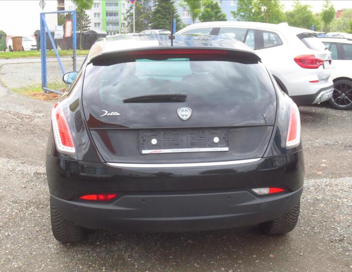 Lancia Delta 8