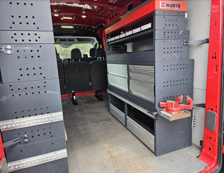 Ford Transit 8