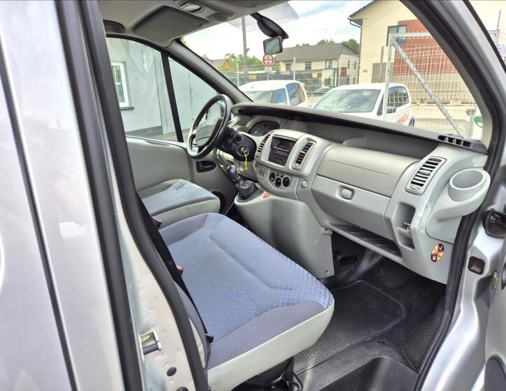Renault Trafic 18