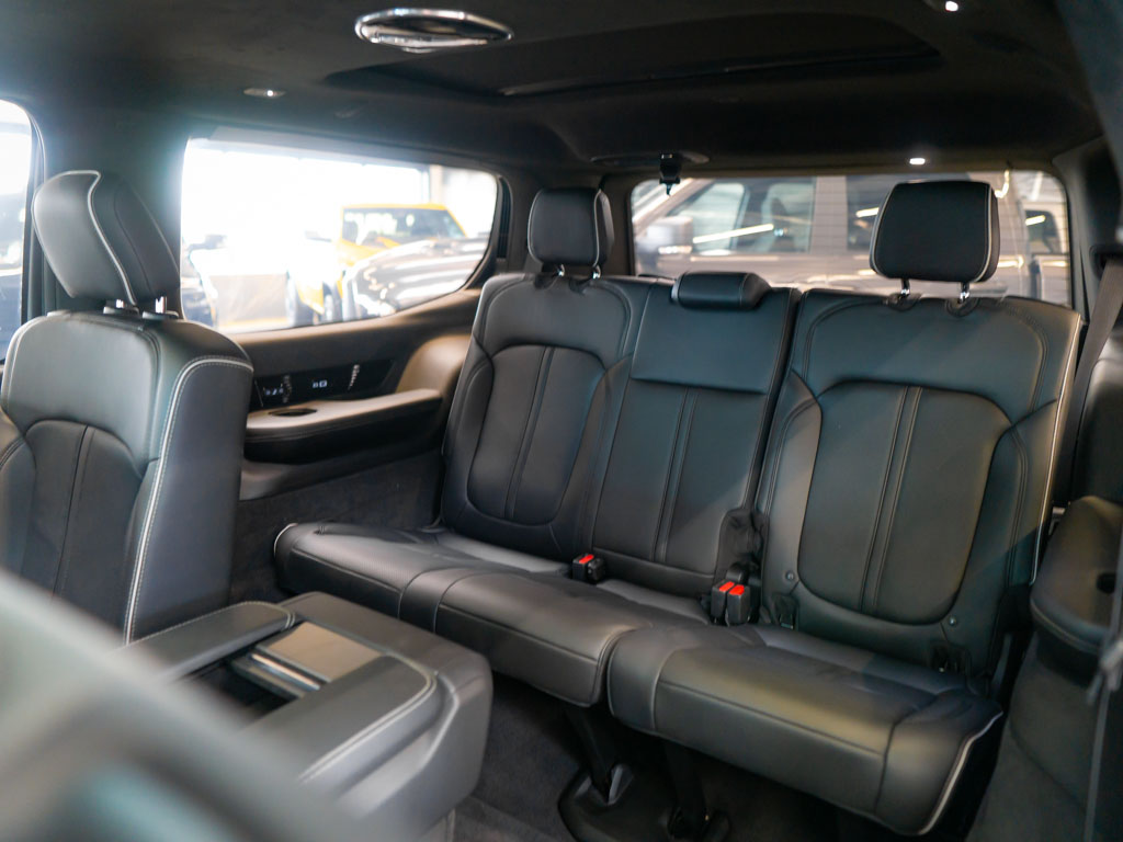 Jeep Grand Wagoneer
