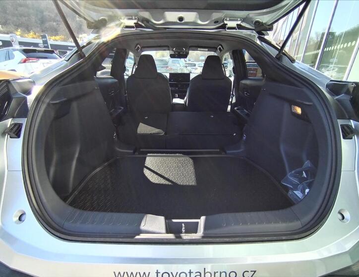 Toyota C-HR 8