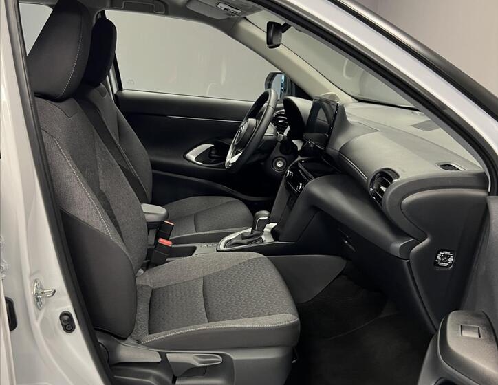 Toyota Yaris Cross 9
