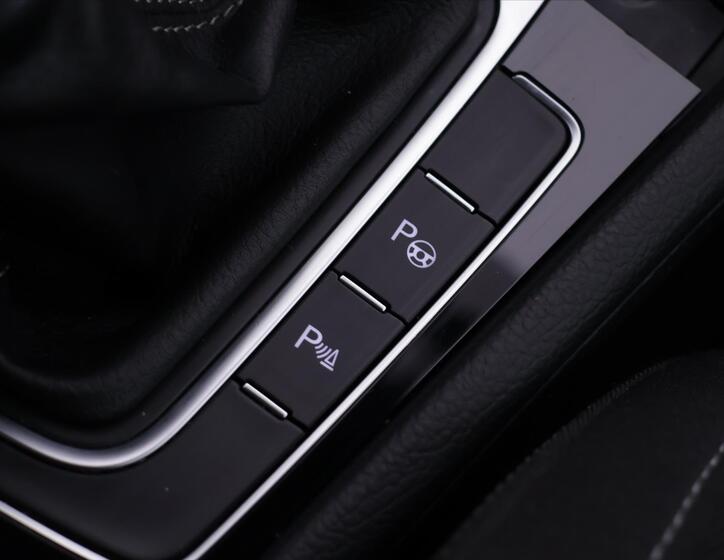 Volkswagen Golf 30