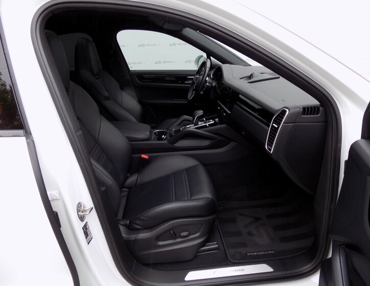 Porsche Cayenne 16