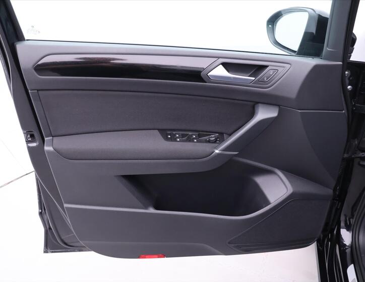 Volkswagen Touran 11