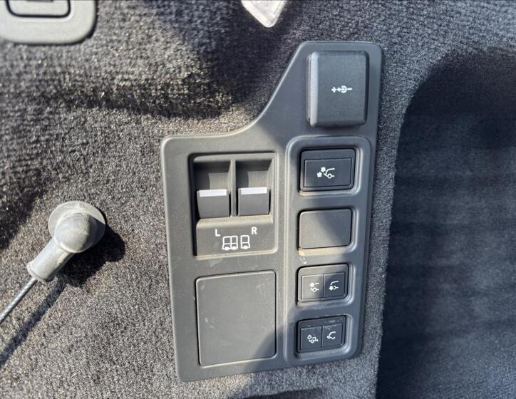 Land Rover Discovery 64