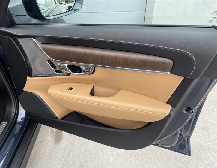 Volvo V90 29