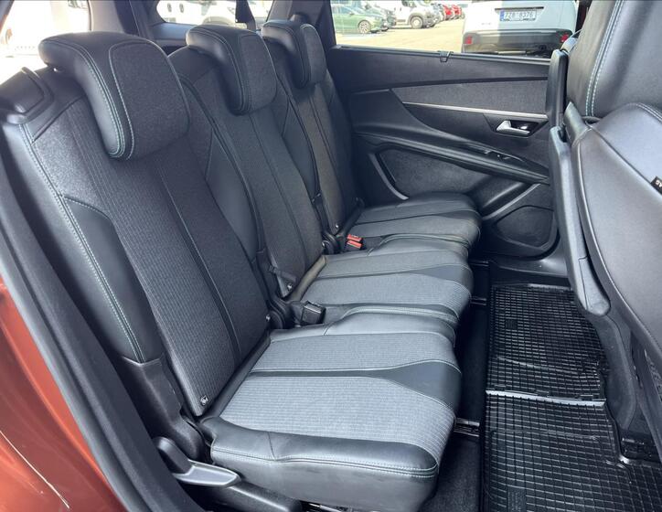 Peugeot 5008 21
