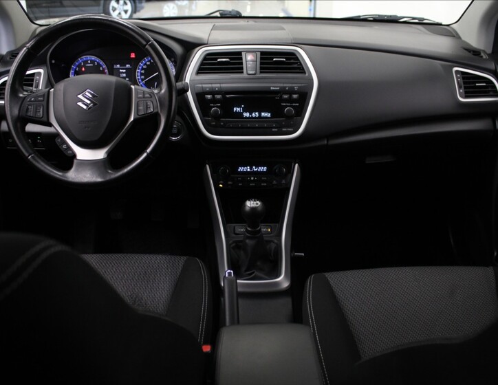 Suzuki SX4 S-Cross 8