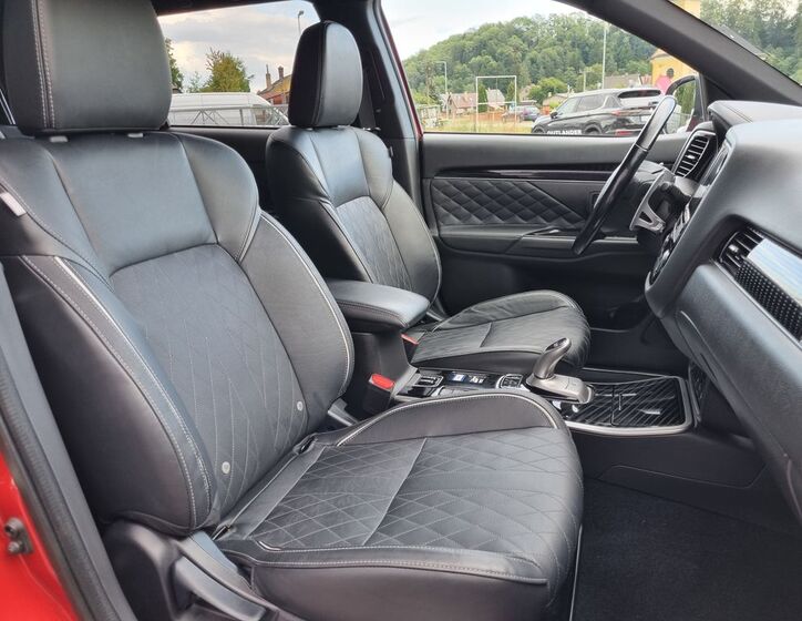 Mitsubishi Outlander 10