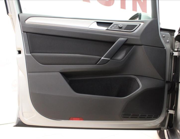 Volkswagen Golf Sportsvan 10