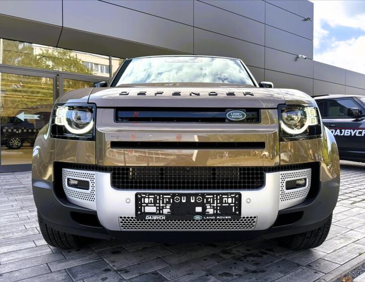 Land Rover Defender 6