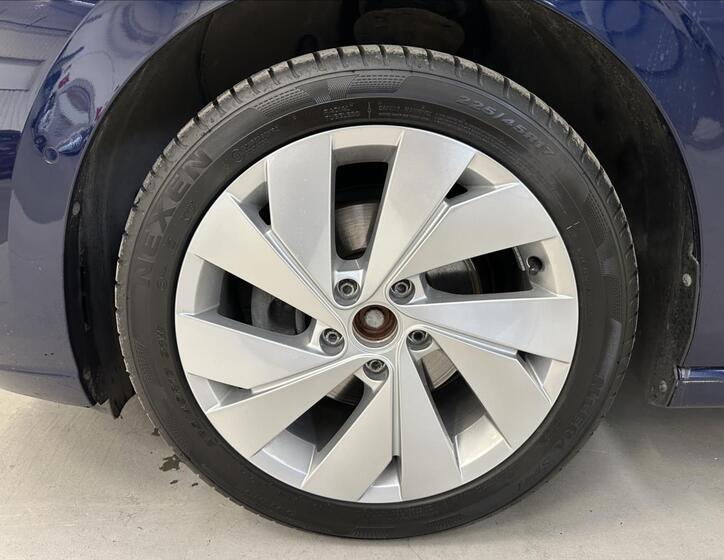 Volkswagen Golf 34