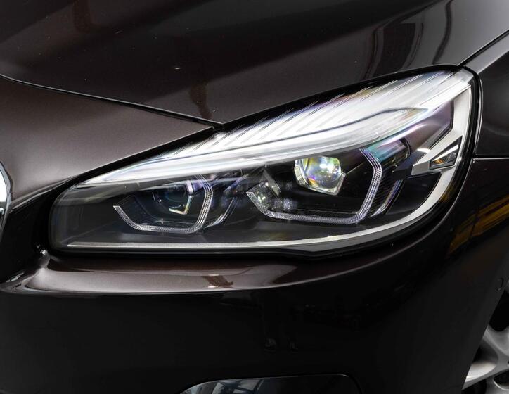 BMW Řada 2 8