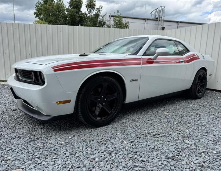 Dodge Challenger 4