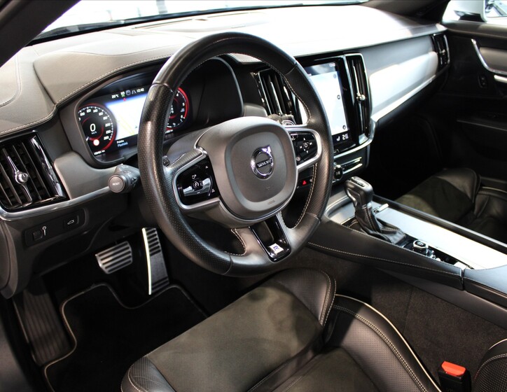 Volvo V90 14