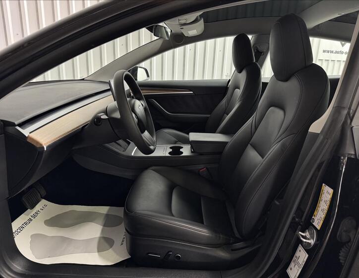 Tesla Model 3 25