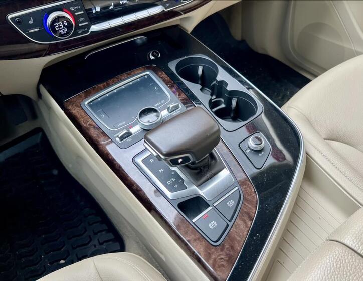 Audi Q7 19
