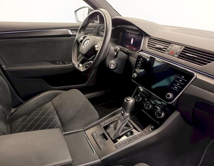 Škoda Superb 18