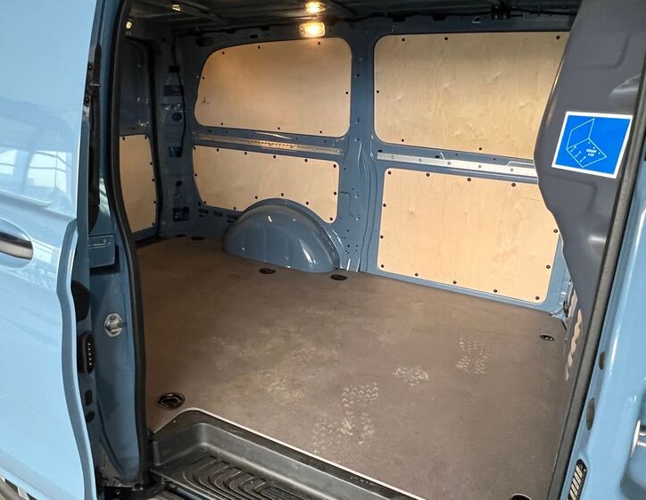 Mercedes-Benz Vito 13