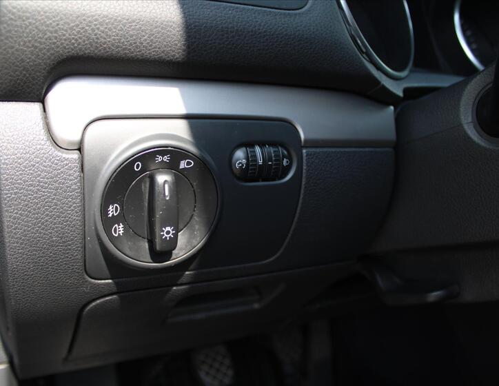 Volkswagen Golf 16