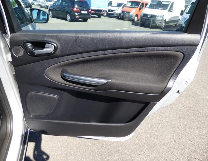 Ford S-MAX 38