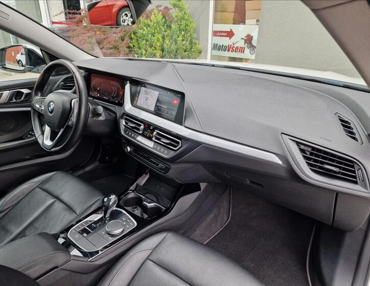 BMW Řada 2 13