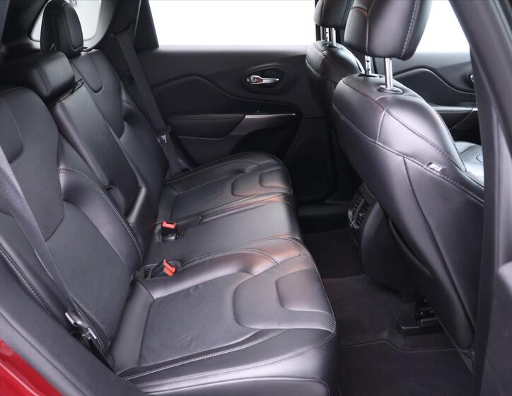 Jeep Cherokee 17