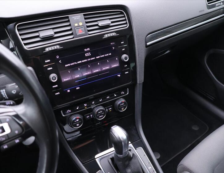 Volkswagen Golf 20