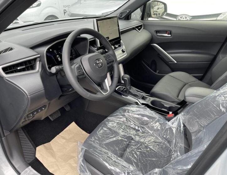 Toyota Corolla Cross 14