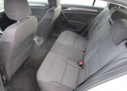 Volkswagen Golf 11