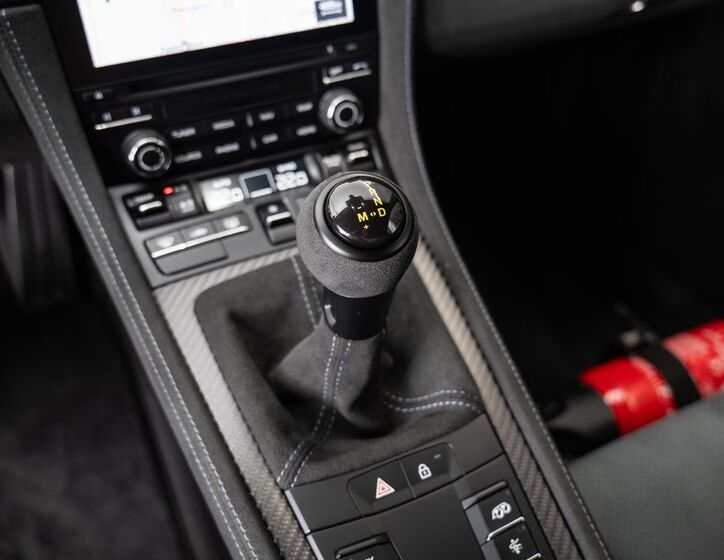Porsche Cayman 12