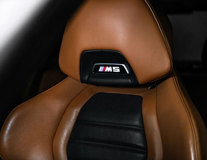 BMW M5 22