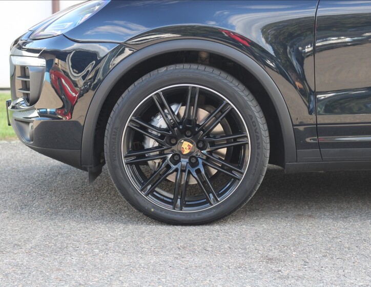 Porsche Cayenne 11