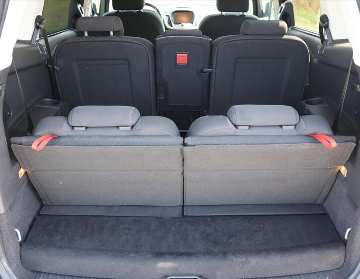 Ford Grand C-MAX 10
