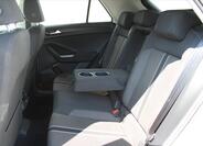 Volkswagen T-Roc 11