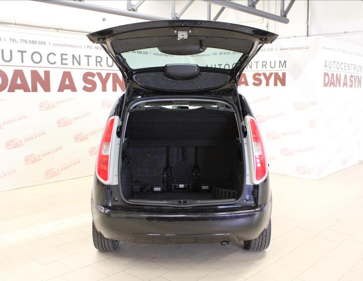 Škoda Roomster 7