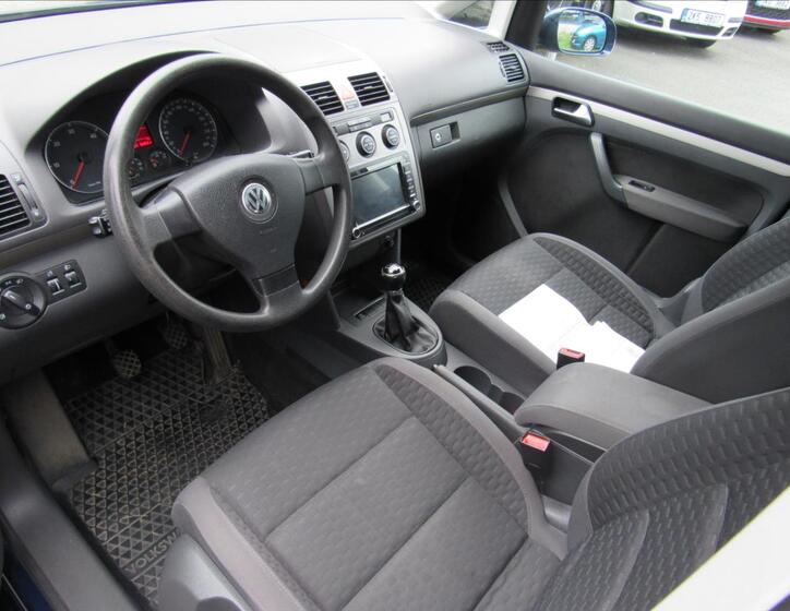 Volkswagen Touran 9