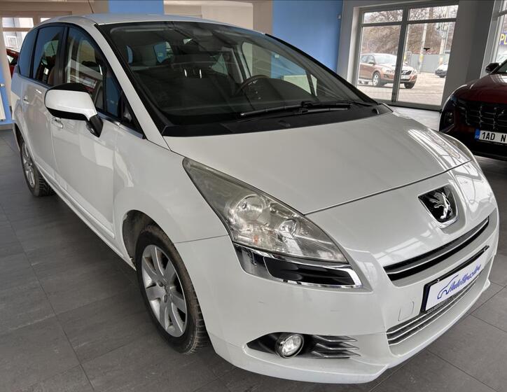 Peugeot 5008 1