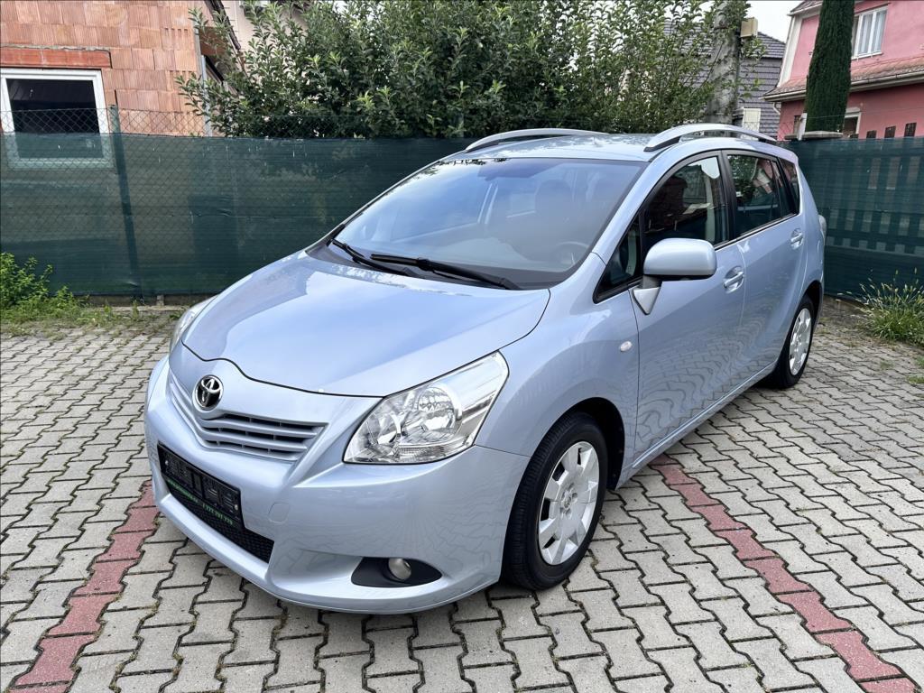 Toyota Verso 10