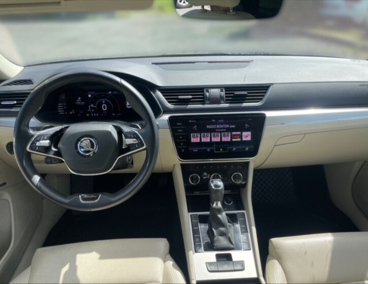 Škoda Superb 9