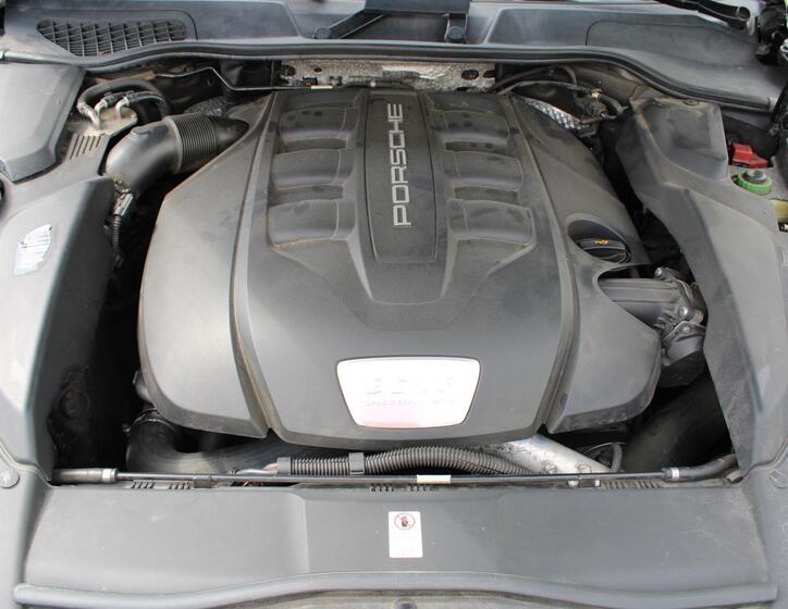 Porsche Cayenne 26