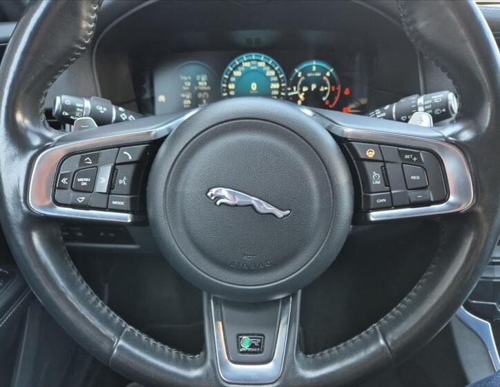 Jaguar XF 19